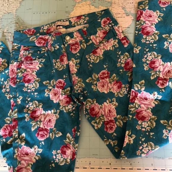 E-FASHION Pants - NEW WITH TAGS FLORAL SKINNY JEANS